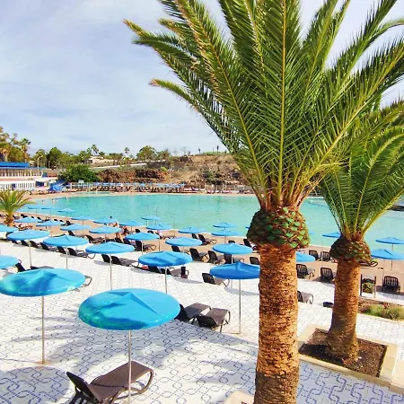 Apartamento With Pool,freewifi In *