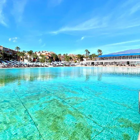 With Pool,freewifi In Apartman