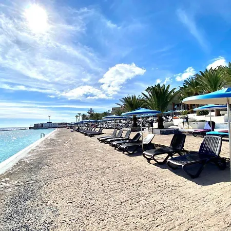 With Pool,freewifi In