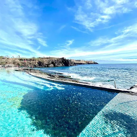 Apartament With Pool,freewifi In *