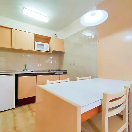 דירה With Pool,freewifi In